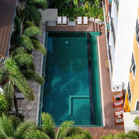 Buasri Boutique Patong Hotel Екстериор снимка