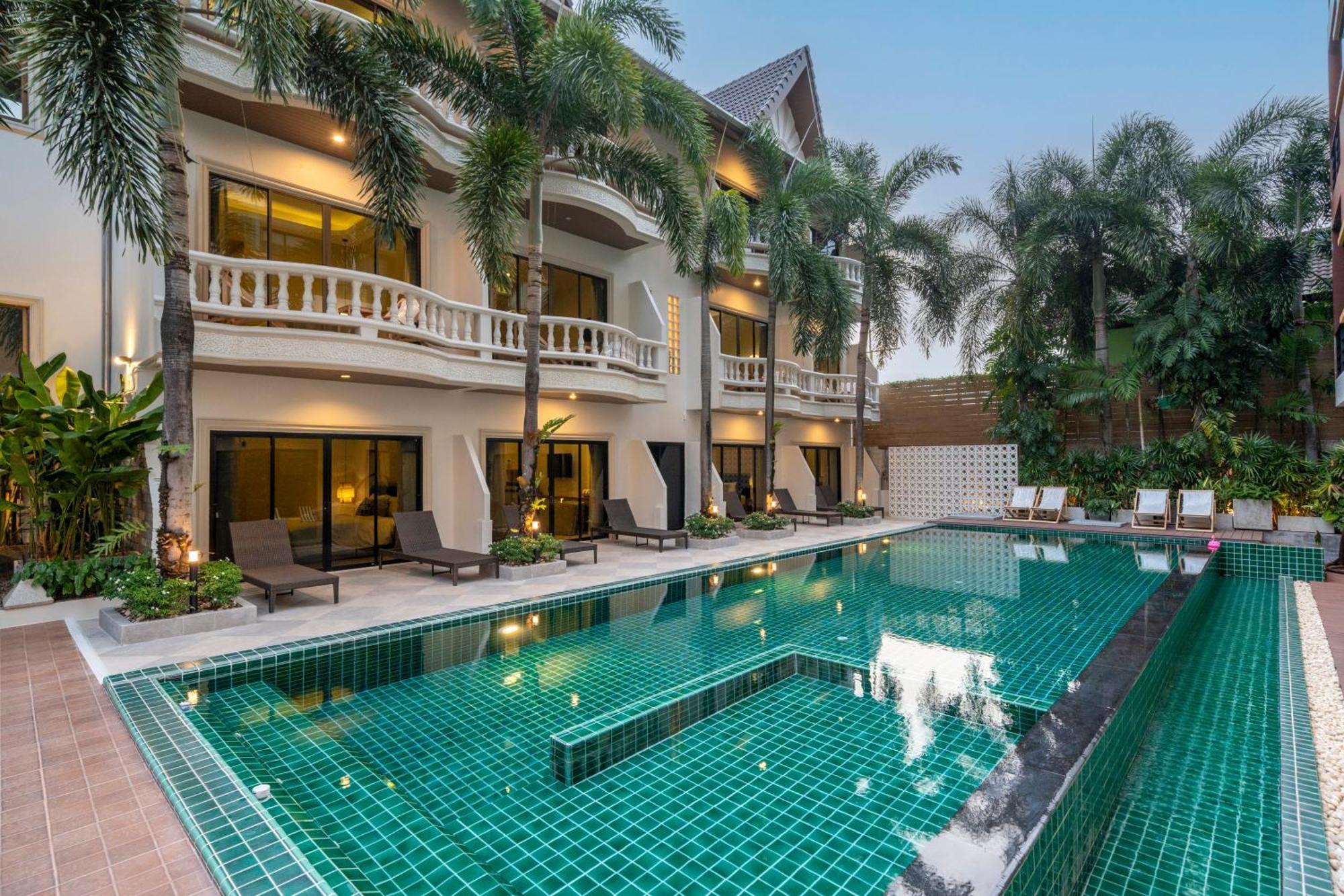Buasri Boutique Patong Hotel Екстериор снимка
