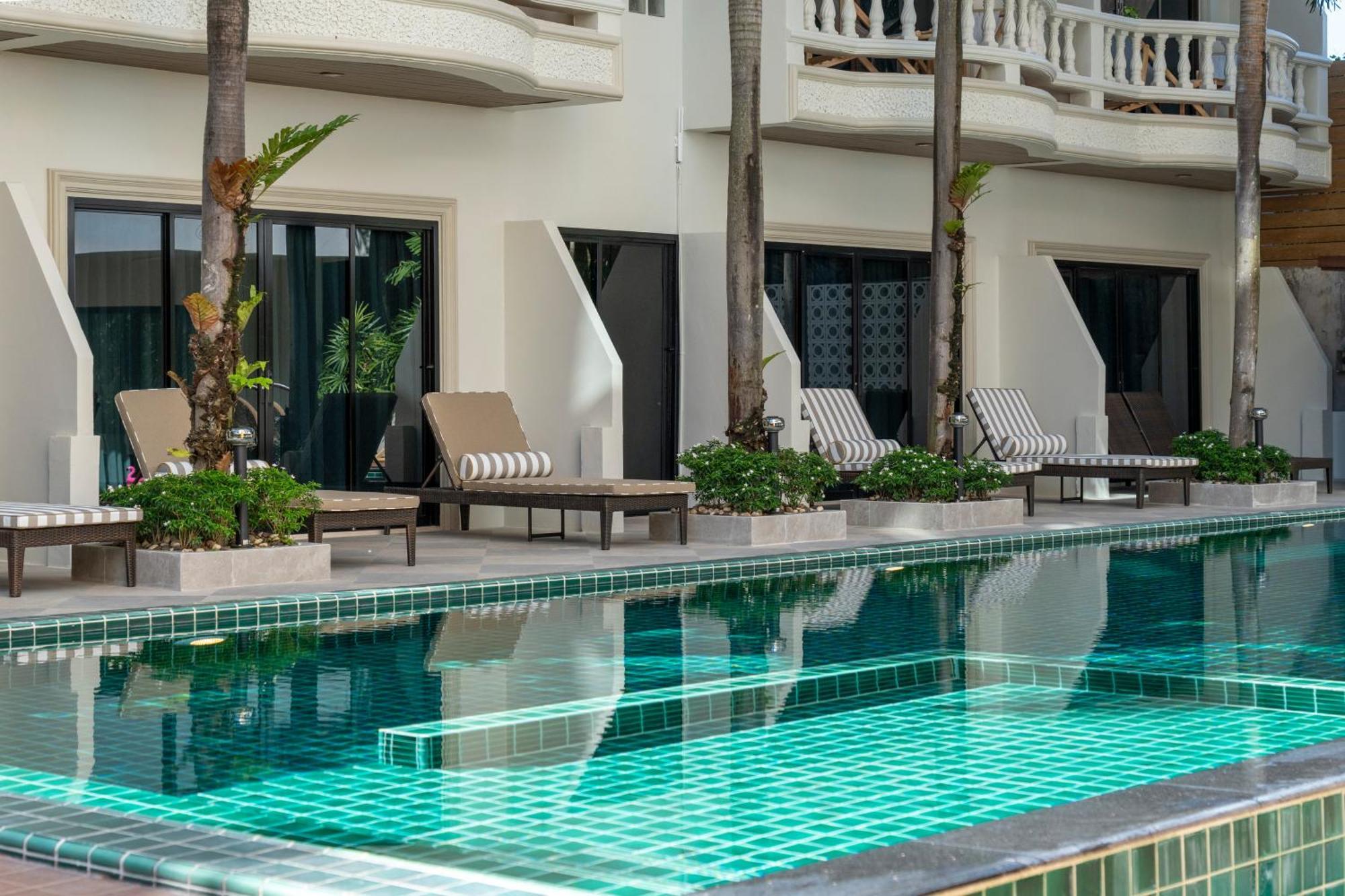 Buasri Boutique Patong Hotel Екстериор снимка