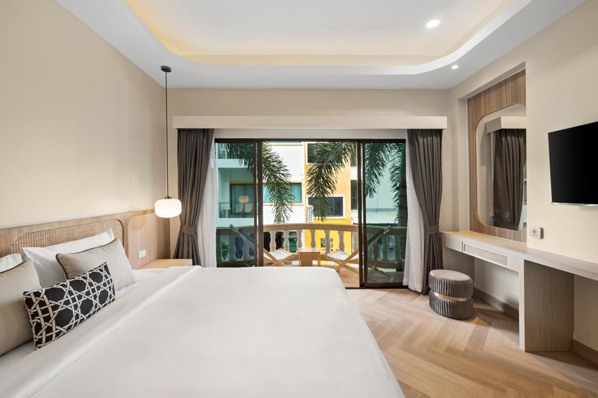 Buasri Boutique Patong Hotel Екстериор снимка