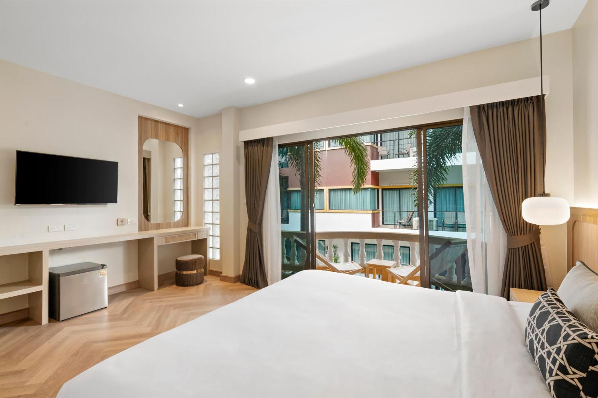 Buasri Boutique Patong Hotel Стая снимка