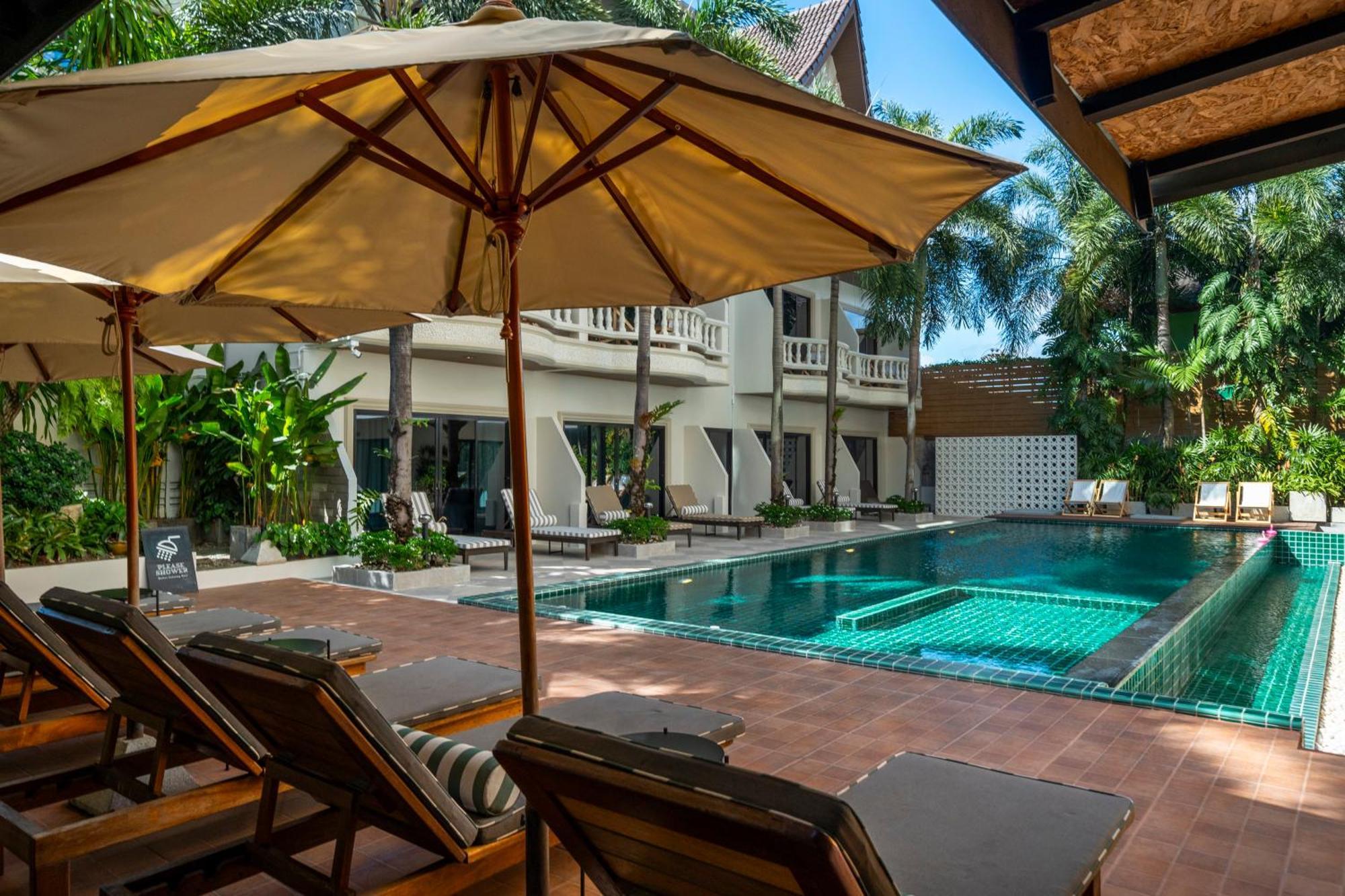 Buasri Boutique Patong Hotel Екстериор снимка