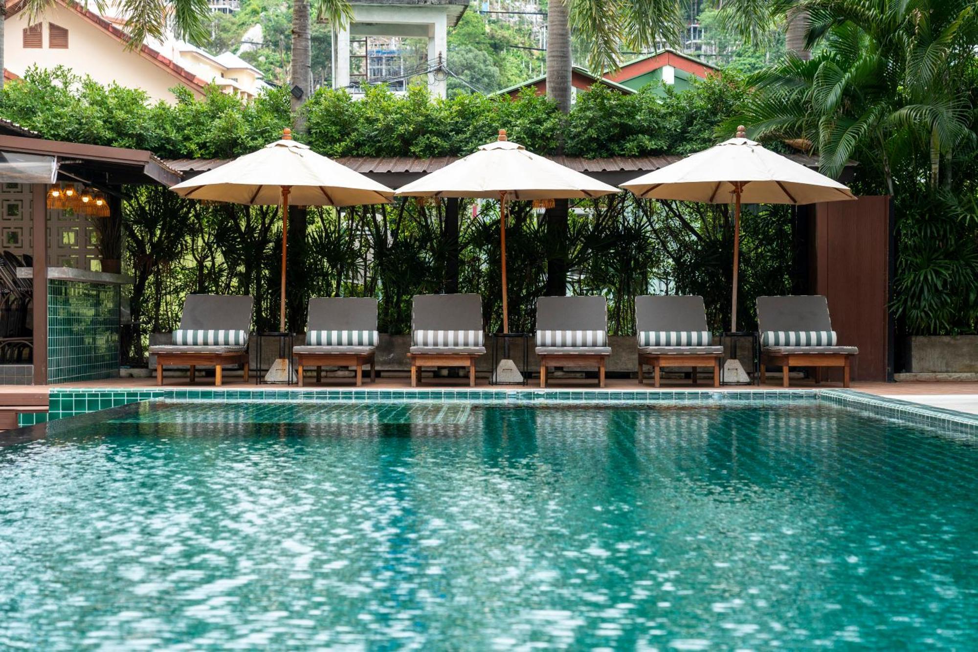 Buasri Boutique Patong Hotel Екстериор снимка