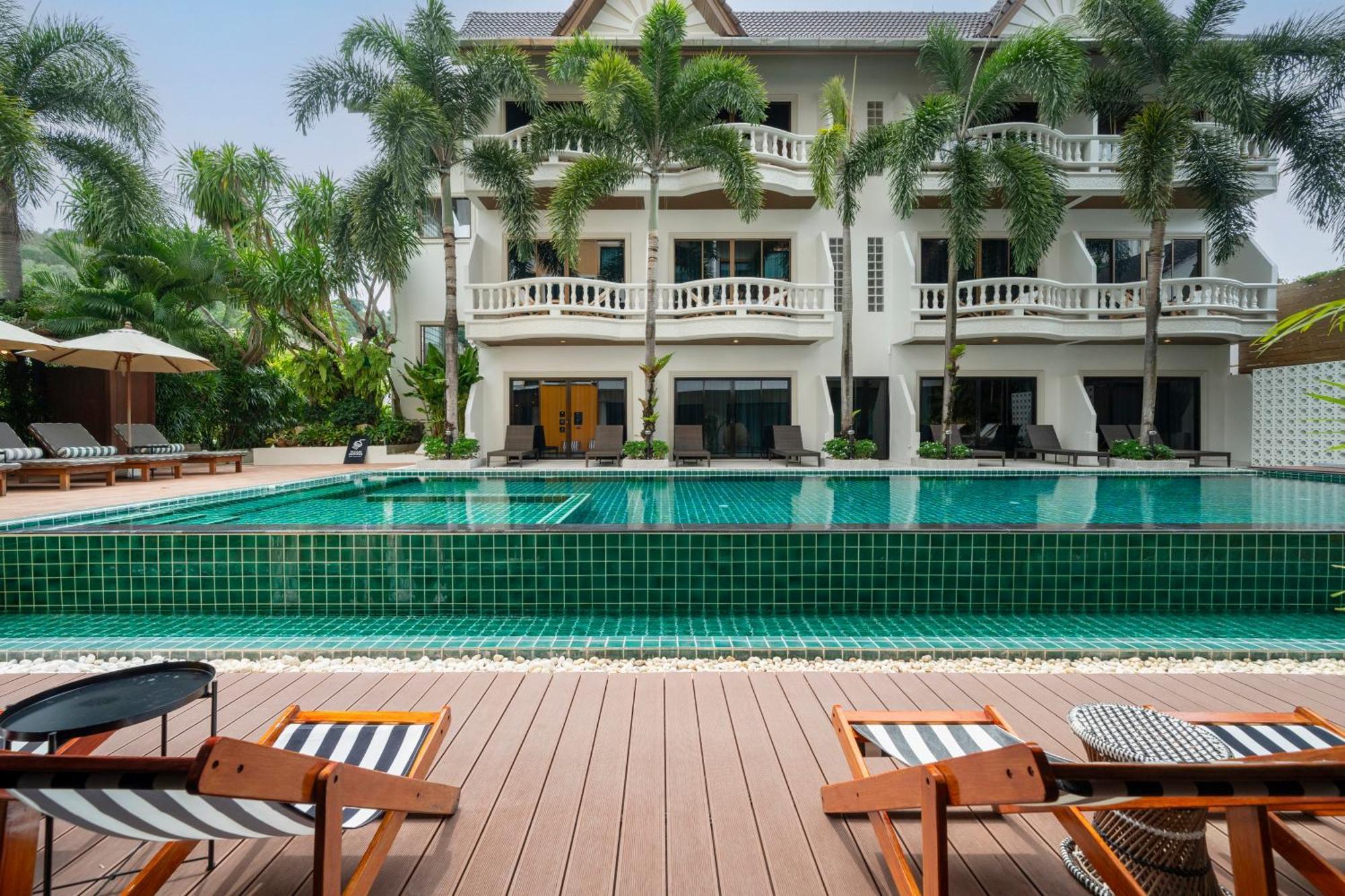 Buasri Boutique Patong Hotel Екстериор снимка