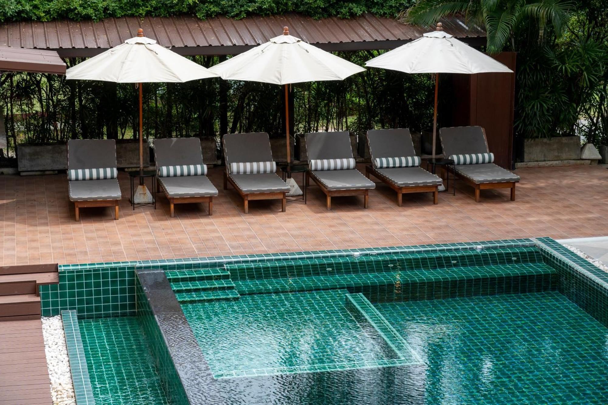 Buasri Boutique Patong Hotel Екстериор снимка