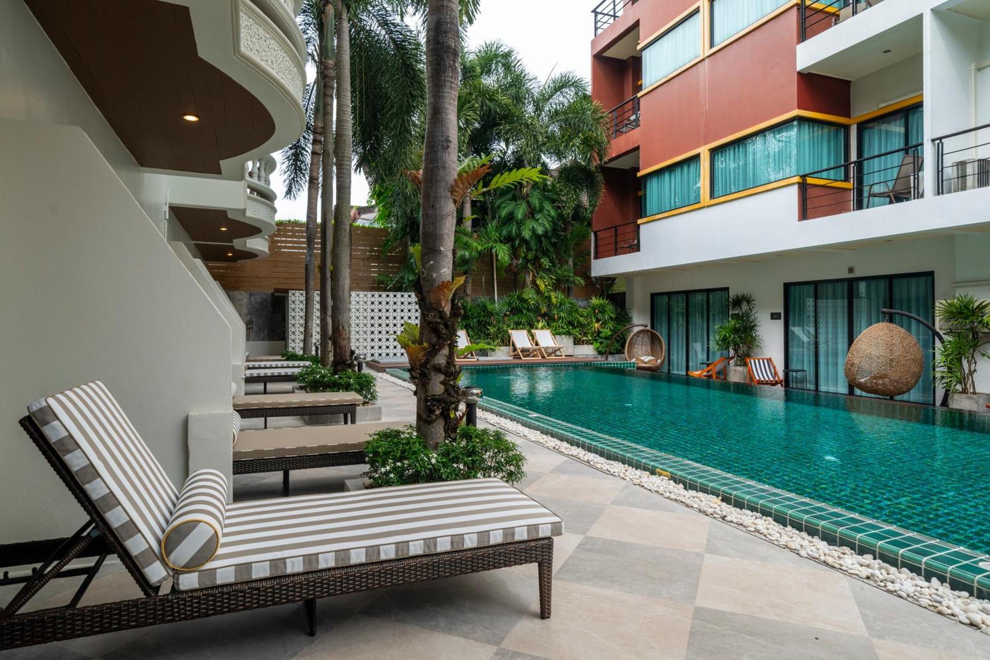 Buasri Boutique Patong Hotel Екстериор снимка