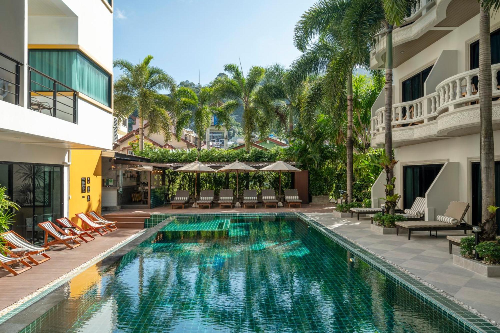 Buasri Boutique Patong Hotel Екстериор снимка